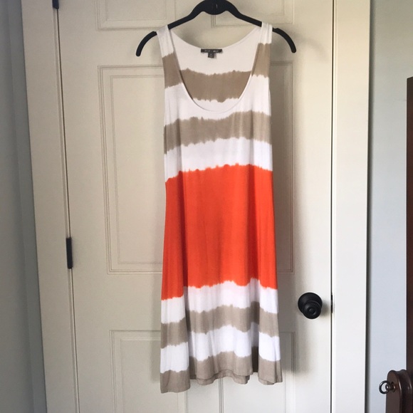Roz & Ali Dresses & Skirts - Knee length dress